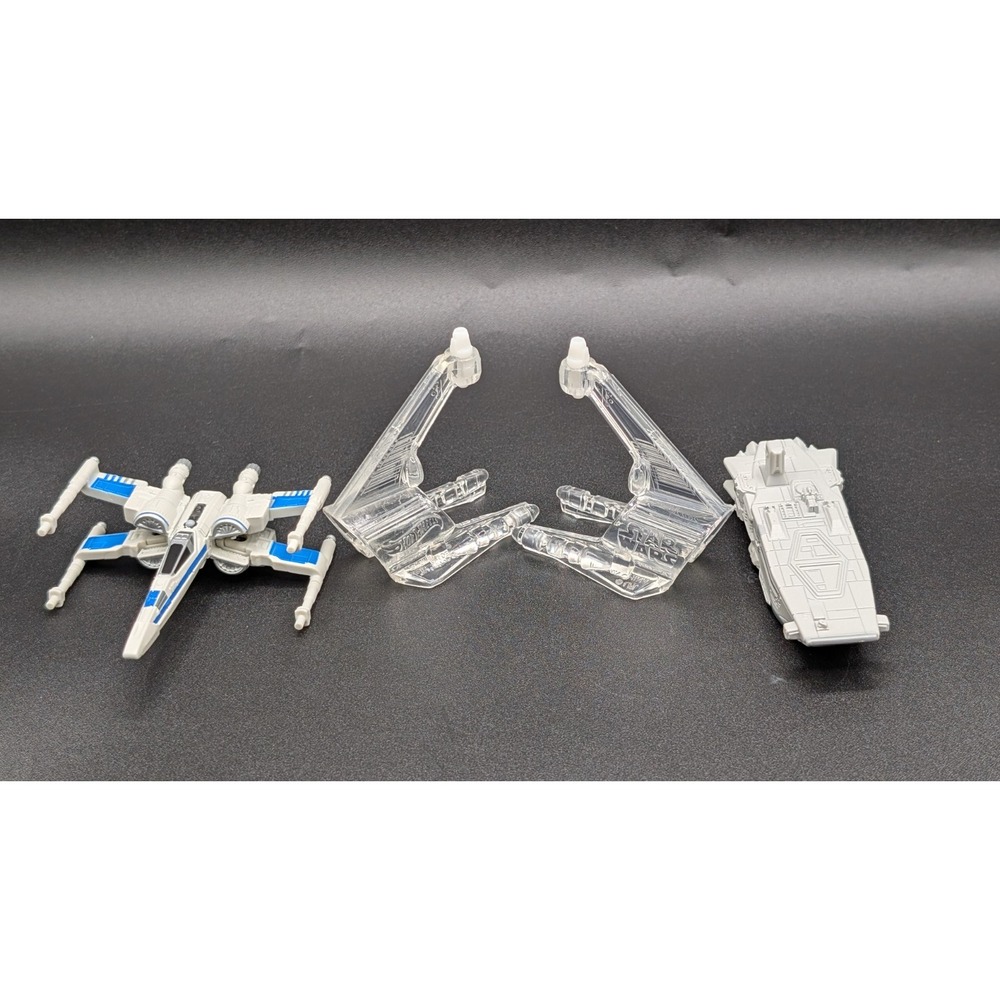 Hot Wheels Star Wars: The Force Awakens First Order Transporter vs. X-Wing Fight